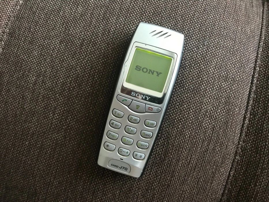Телефон sony j70
