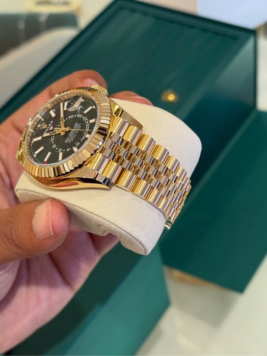 Rolex Sky-Dweller Jubilee Green Money Dial Gold 18k