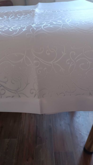 Скатерть на стол книжку