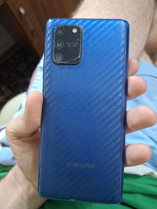 Продам samsung galaxy s 10 lite