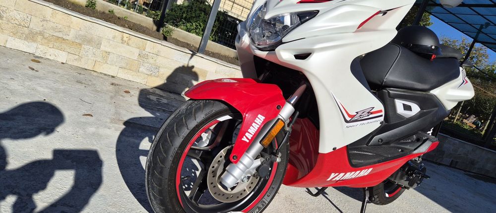 Скутер Yamaha Aerox 50 кубика