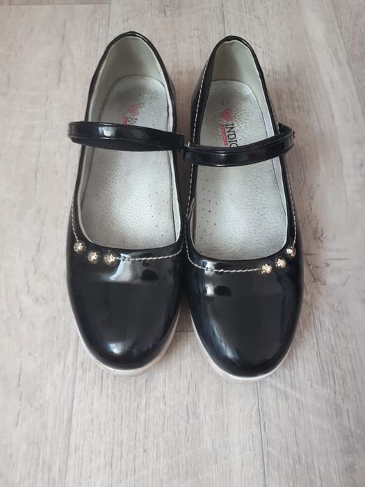 Туфли чёрные и синий