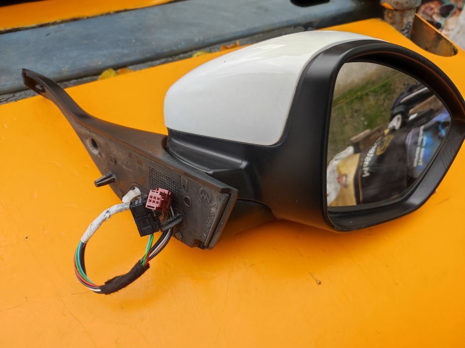 Дясно огледало за Пежо-208