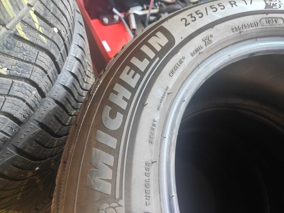 4бр.зимни гуми 235/55/17 Michelin