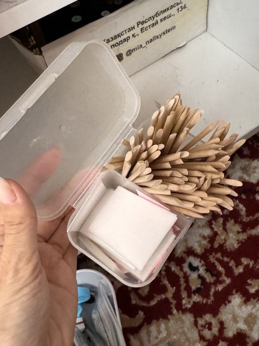 Поодам все для маникюра