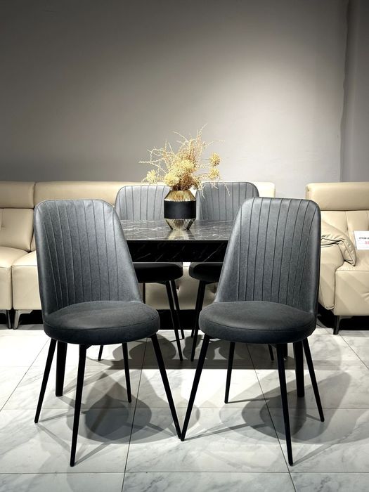 Стол и стульев Фабричное качество. Можно купить в рассрочку. 

Стол сд