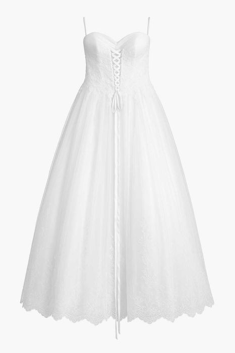 Rochie de mireasa cu crinolină și corset