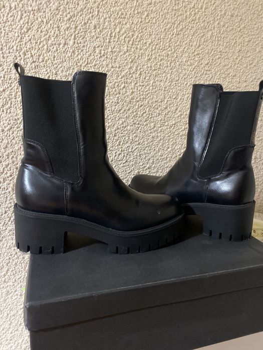 Guess Оригинални боти