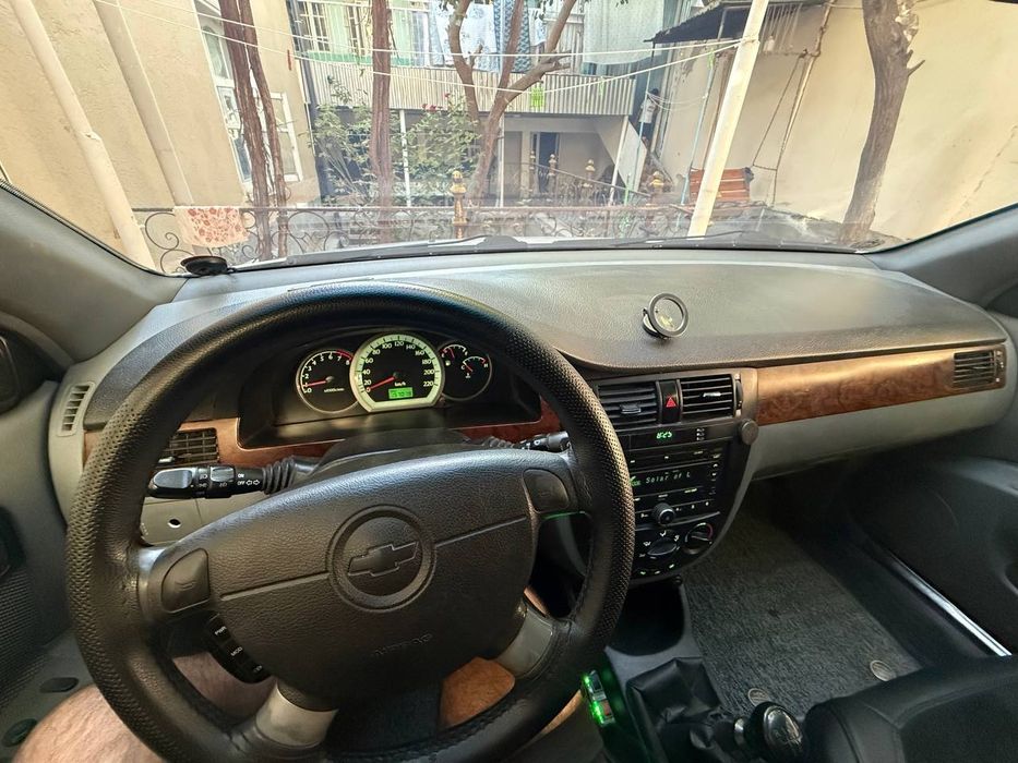 Lacetti srochno sotiladi