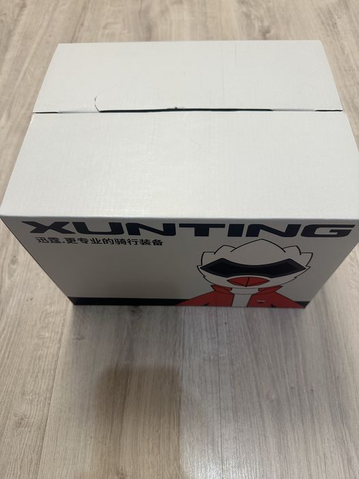 Шлем белый  для мото