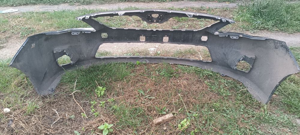 Передний бампер и правое переднее крыло
