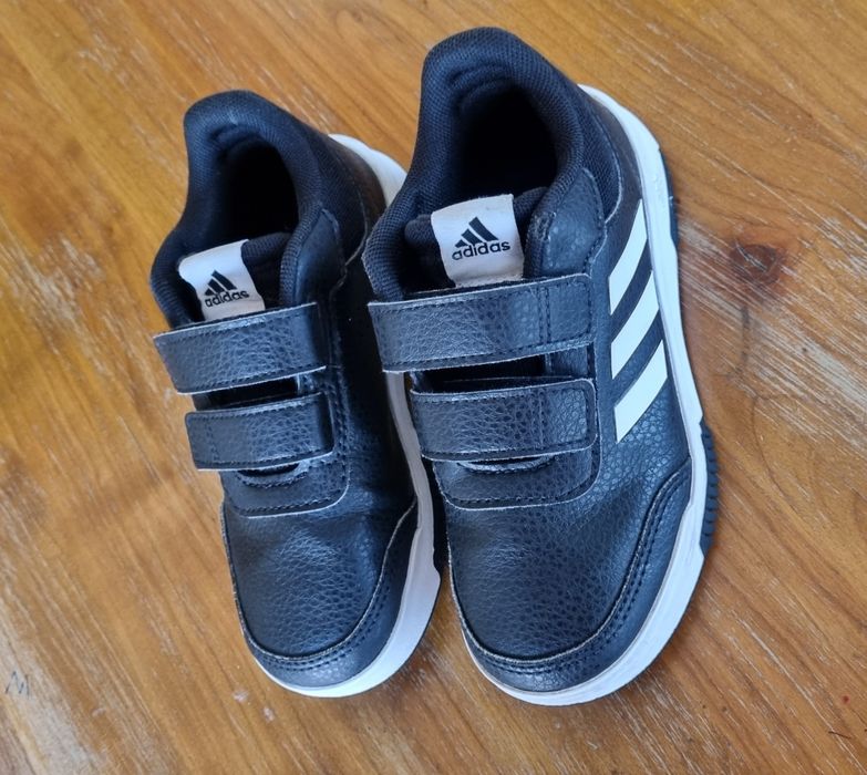 Adidasi Adidas marimea 30 interior 19 cm