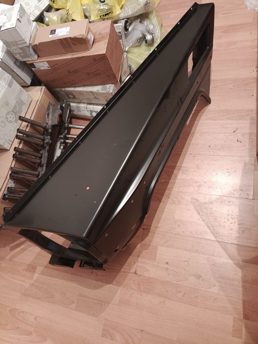 крыло крилья Мерседес w463 Гелендваген