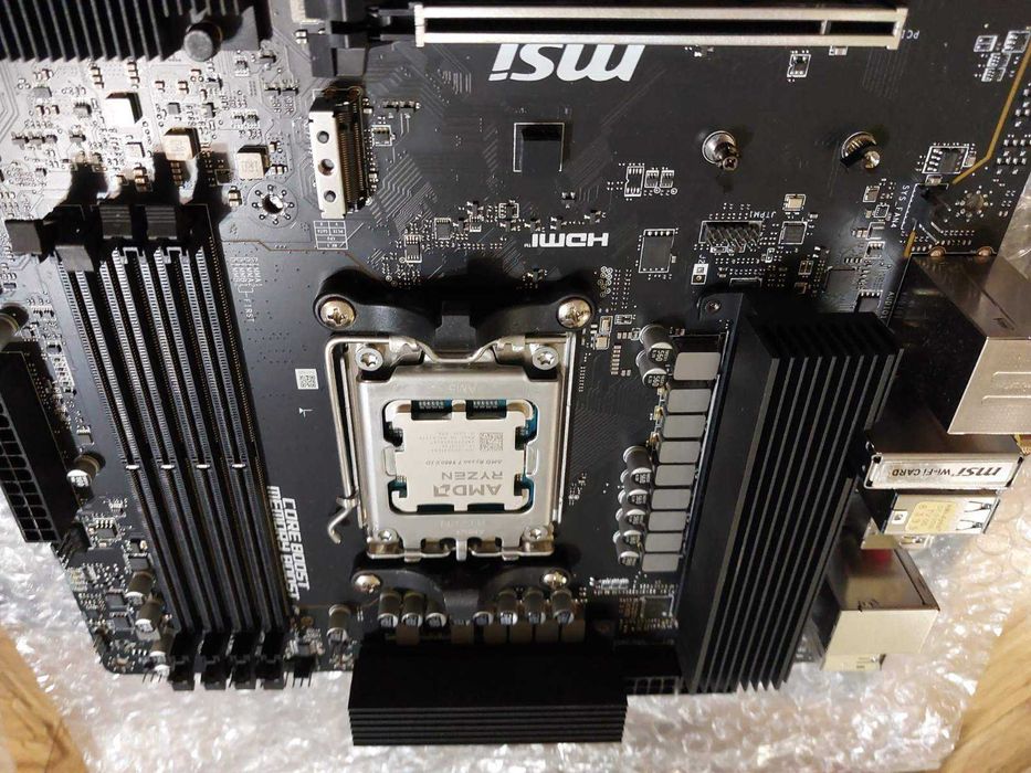 AMD Ryzen 5 7600 + MSI Pro B650-S Wi-Fi