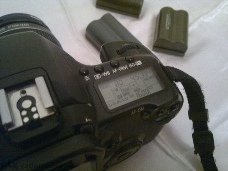 Canon 40D + Canon 18-55/3.5 IS2 + 4 батерии, карти и др.