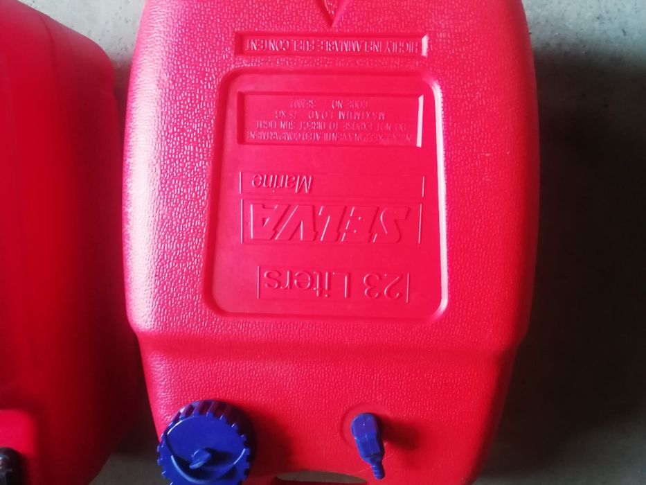 Резервоар за извън бордов двигател  комплект с щуцери и маркуч