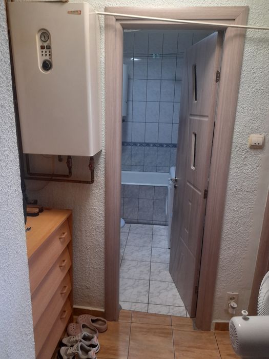 Vind garsoniera complet mobilata si utilata .