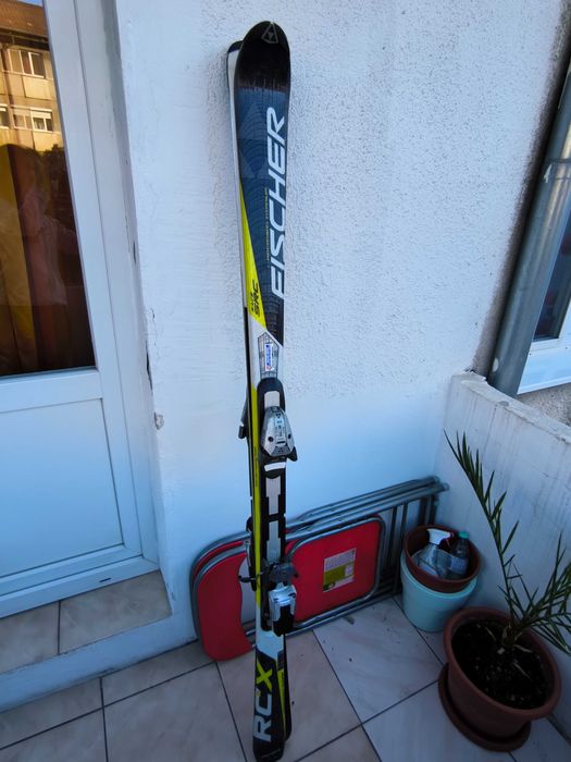 Skiuri Fischer RCX cu legători