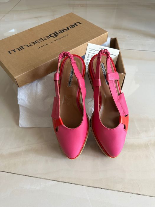 Кожени обувки с отворена пета  Mihaela Glavan