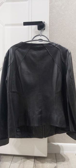 Продам кожанку на 52-54размер!