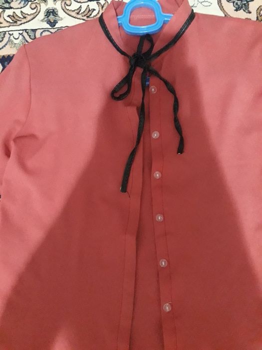 Кофта вишнёвого цвета