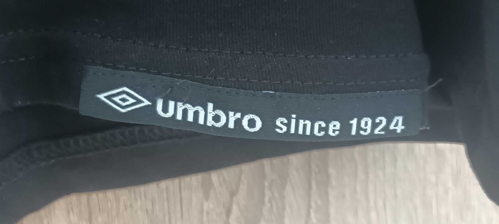 Чисто нова оригинална тениска фланелка Umbro размер L Умбро