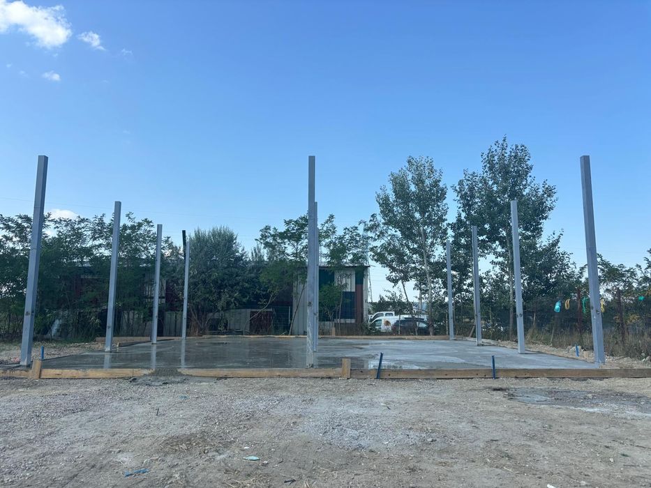 Teren 500m2 cu constructie metalica
