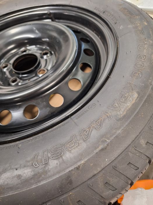 Roata rezerva 215/65/R16 98 M / cric Nissan X-trail T31, T32, J11