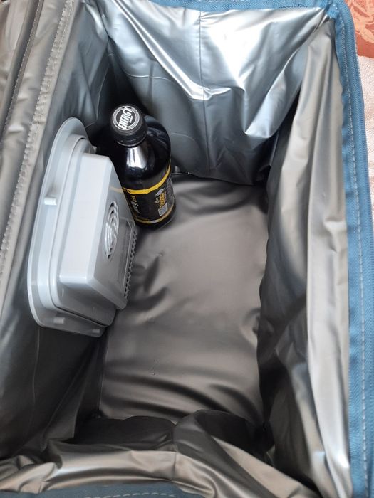 Продам Термоэлектрическую сумку-холодильник