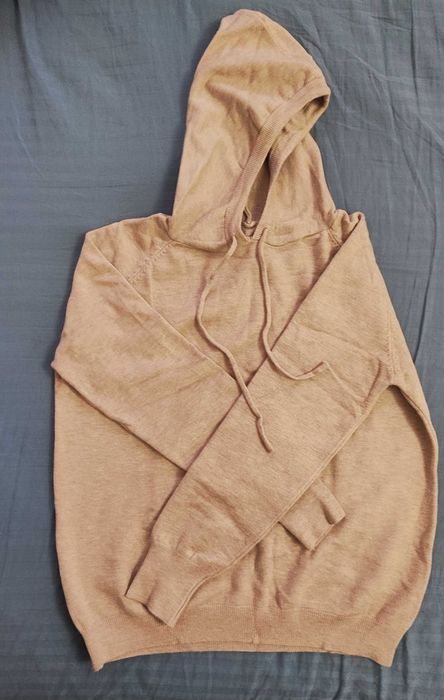 Женские худи, пуловеры, свитера с капюшоном