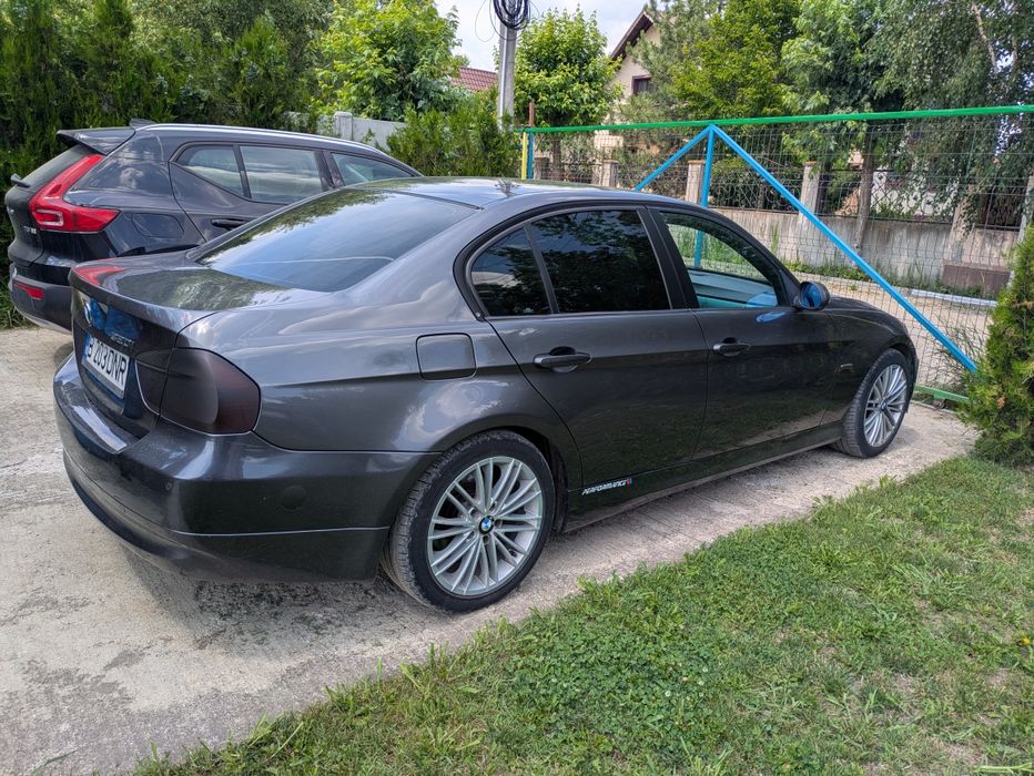 BMW E90 320 benzina automatat