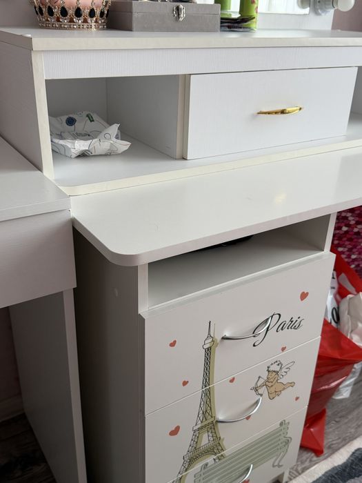 Продам гримерное зеркало с лампочками