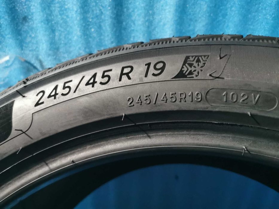 245/45 R19 - michelin m+s 4 bucati