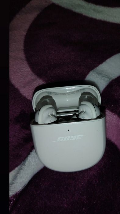 Vând căști bose  QC Earbuds 2