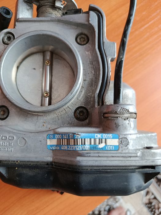 Дроссельная заслонка , 111 двиг , 2 л