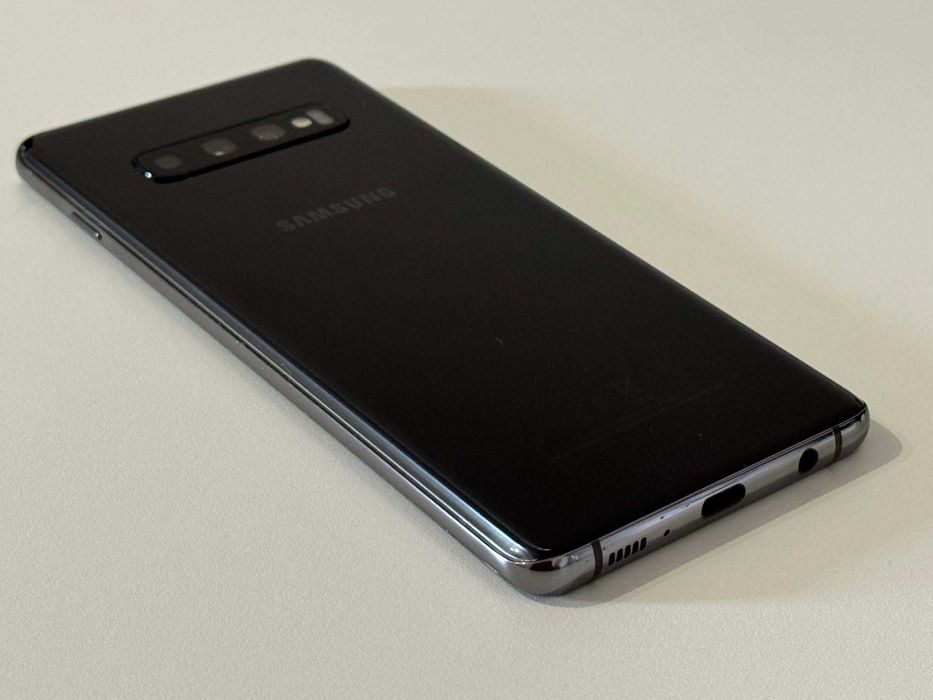Бартер! Samsung Galaxy S10 Plus Prism Black (Черен)