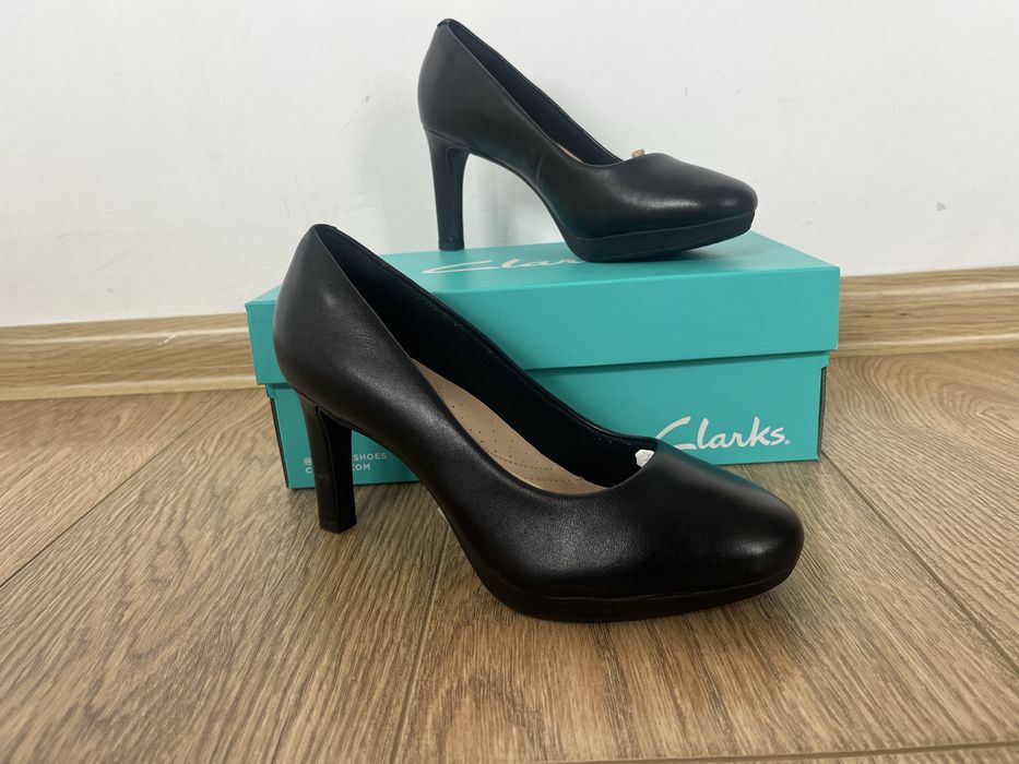 Нови дамски обувки Clarks 35н