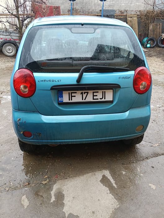 Vând Chevrolet Spark