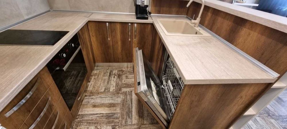 Дава се под наем Четиристаен апартамент в София, Младост 3 - 130 кв.м за 1250 € - Снимка #3