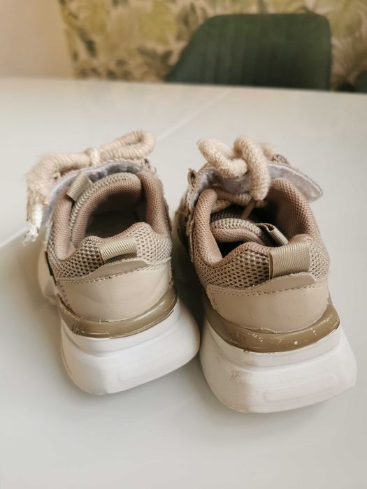 Кросовки детские 27 размер