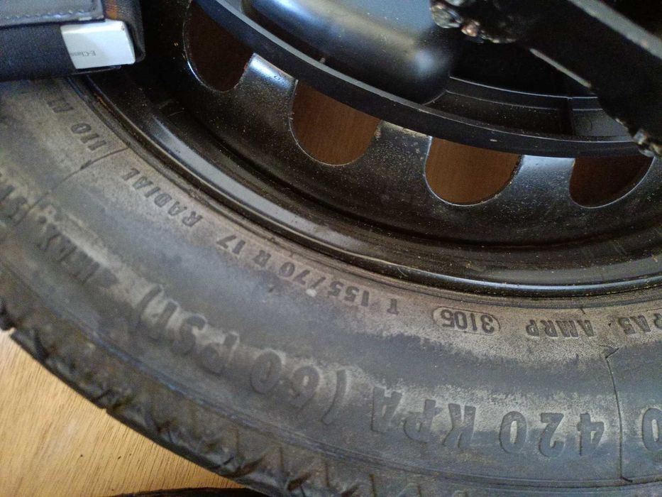 Патерици в комплект с останалите аксесоари за Мерцедес