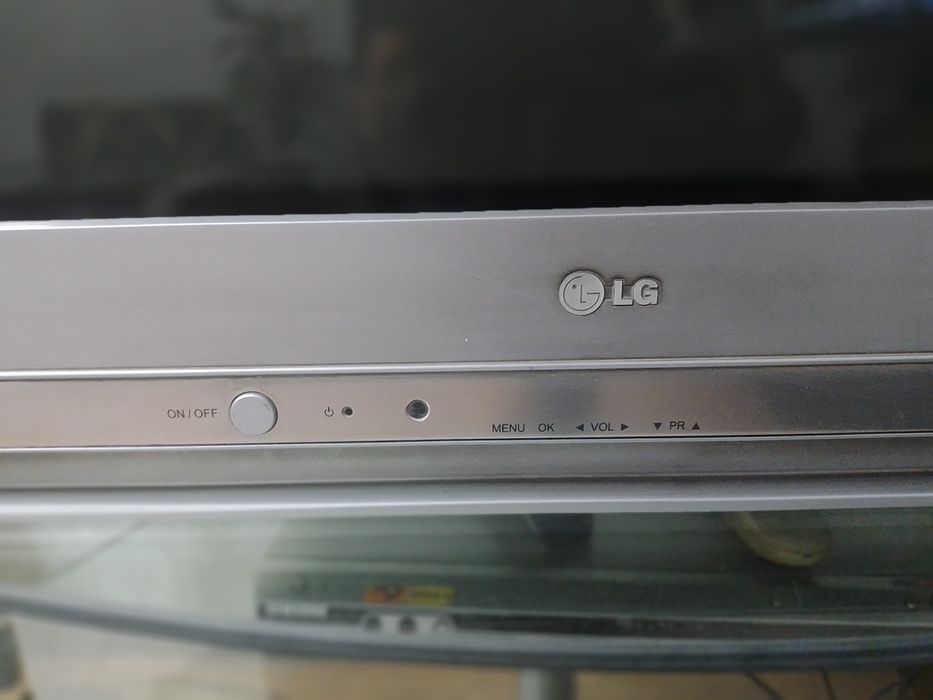 Продам телевизор LG