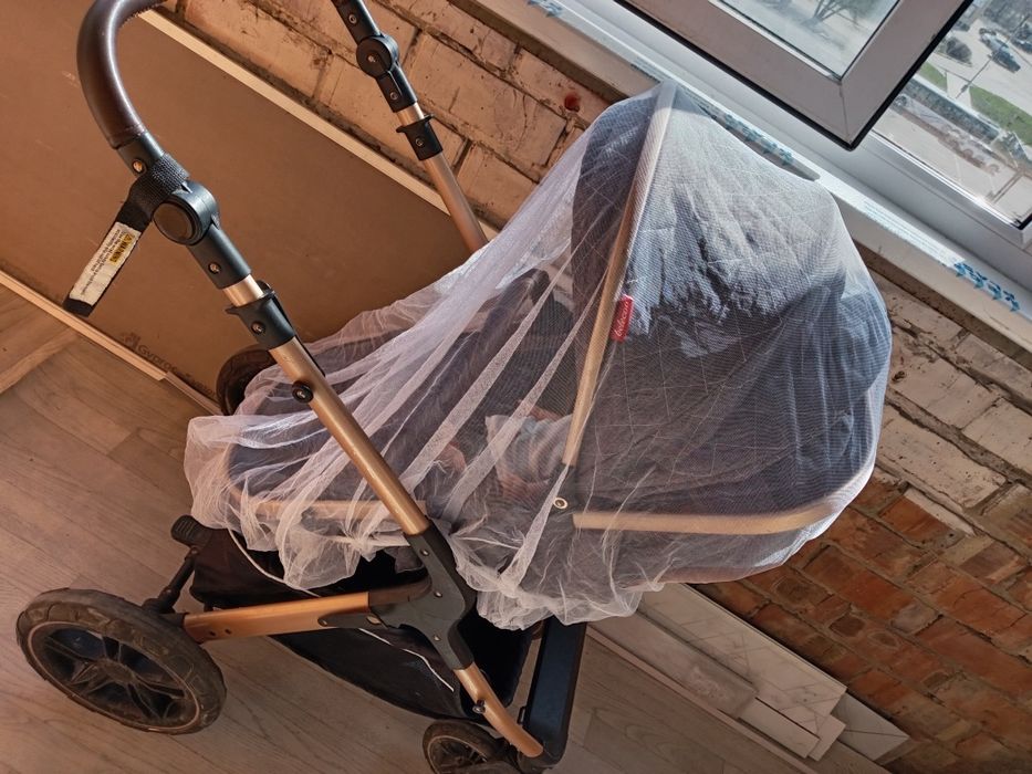 Коляска всесезонная