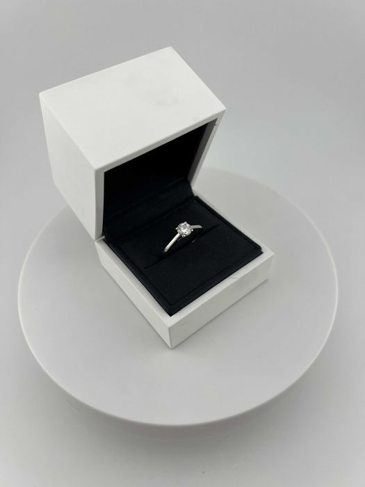 Кольцо De Beers с бриллиантом 0,53 ct