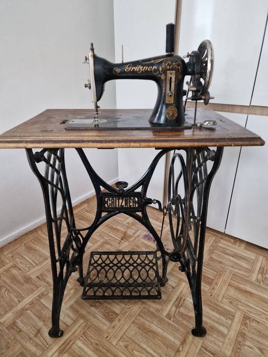Винтидж крачна шевна машина Gritzner Duplach – Германия