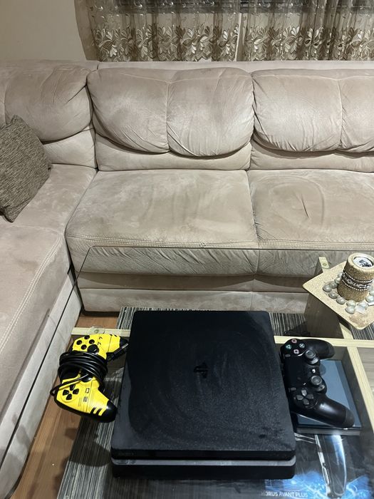Ps4 Slim500GB+2controllers