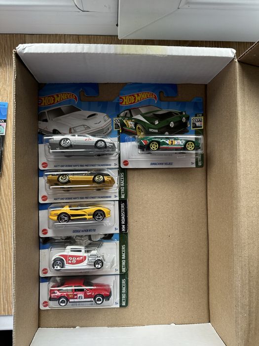 Hot wheels Thunderbird, Dodge Viper, 32 ford, Alfa Romeo, Dimachinni
