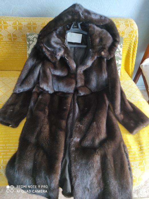 Продаю норковая шуба с капюшоном