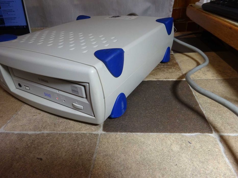 Unitate optica externa vintage /cd drive scsi