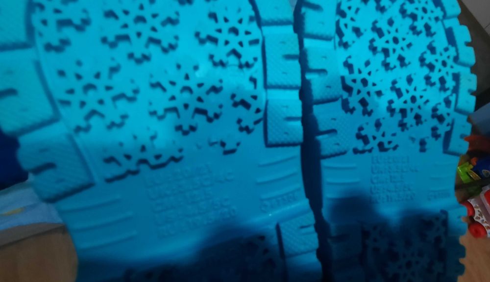 Комплект ескимос,блузка,ръкавици и ботушки